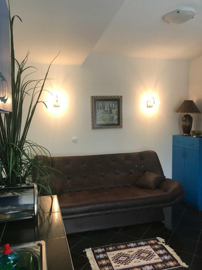 Sara Apartments Baška Voda Buitenkant foto