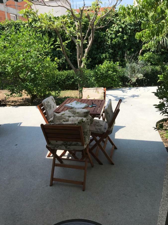 Sara Apartments Baška Voda Buitenkant foto